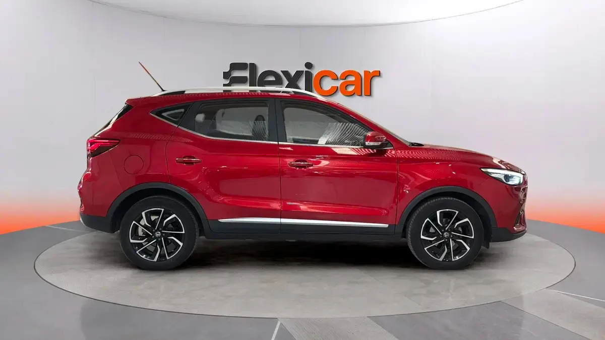 Usado MG ZS Luxury 111 CV (81 kW) 2022 Rojo SUV