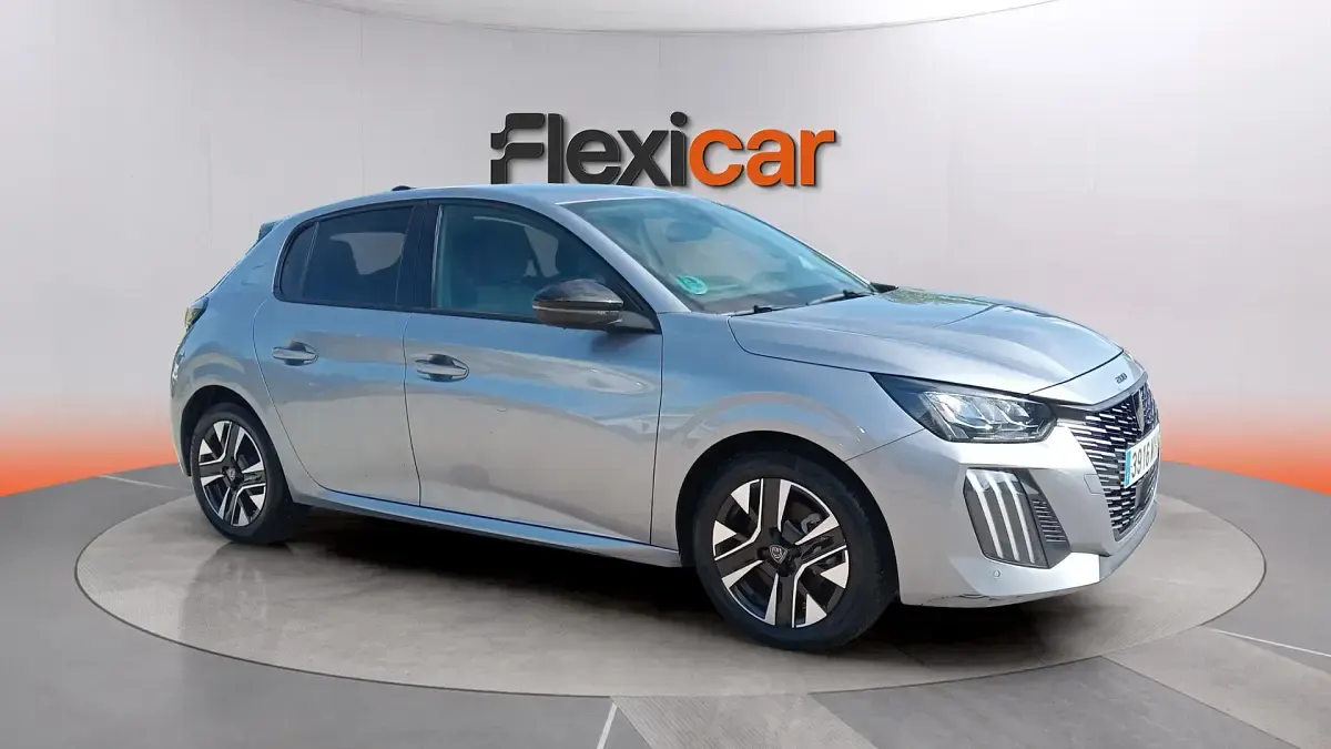 Usado Peugeot 208 Allure 101 CV (74 kW) 2025 Utilitario