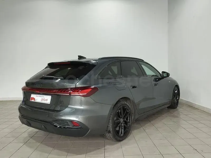 Usado Audi A5 S-Line 204 CV (150 kW) 2025 Gris / plata Familiar