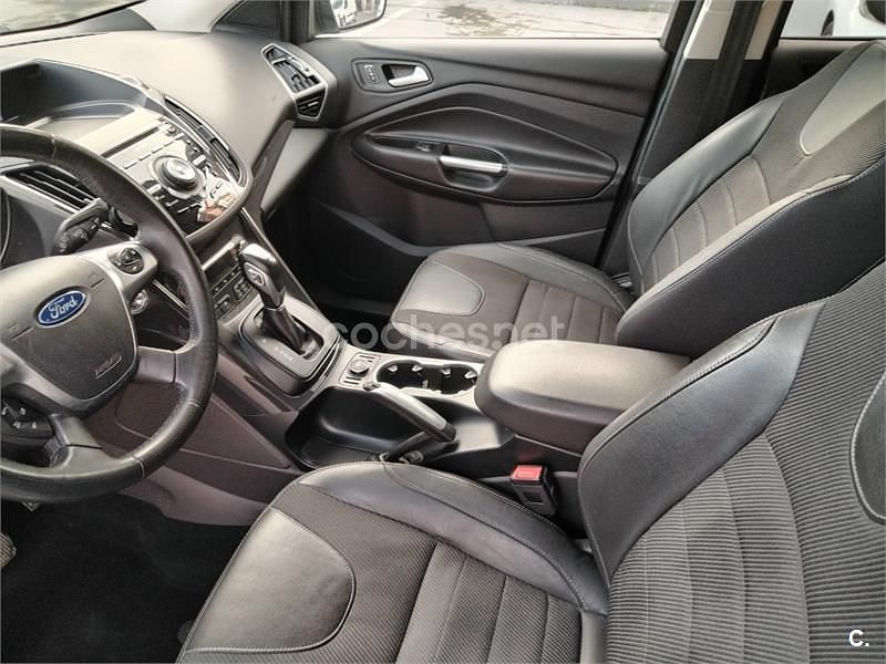 Usado Ford Kuga Titanium 180 CV (132 kW) 2014 Marrón SUV