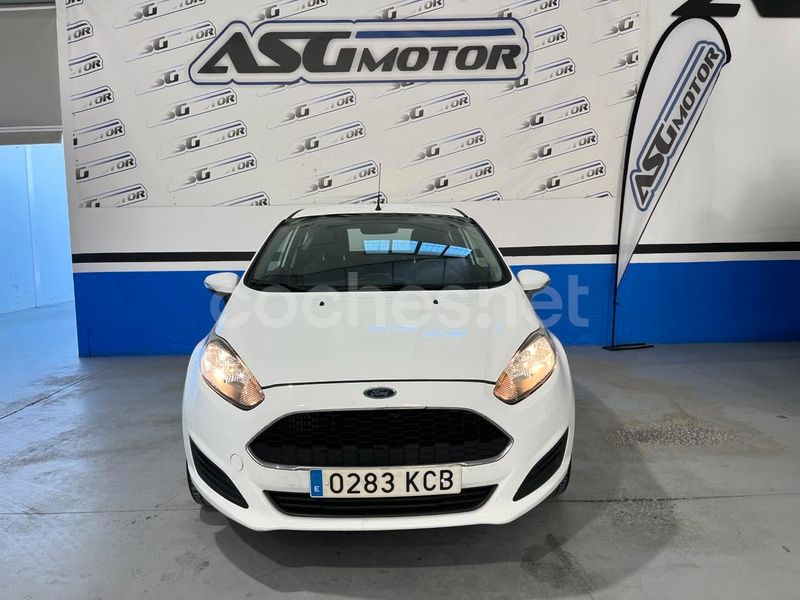 Usado Ford Fiesta Trend 86 CV (63 kW) 2018 Blanco Utilitario