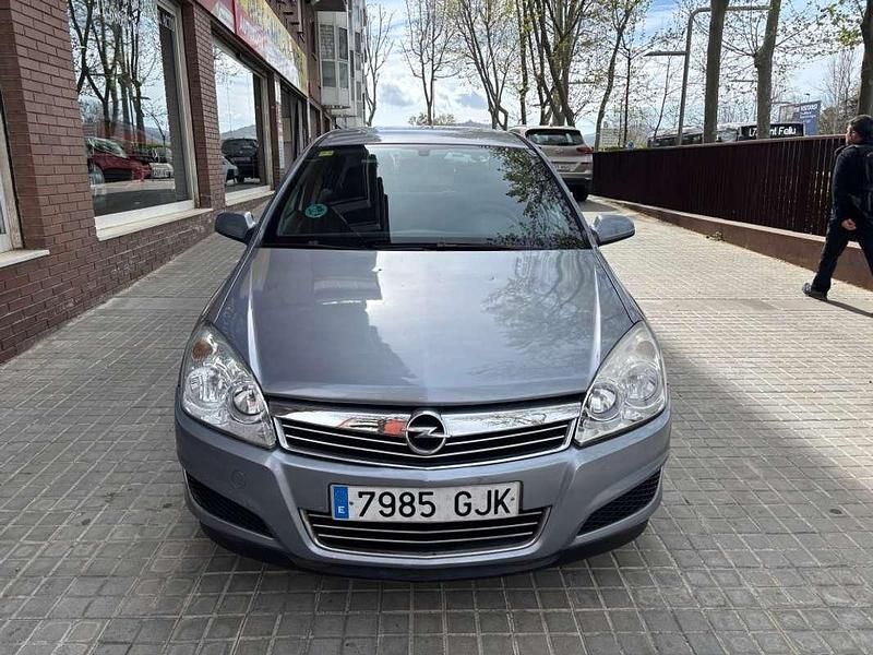 Usado Opel Astra Energy 116 CV (85 kW) 2008 Plateado Berlina