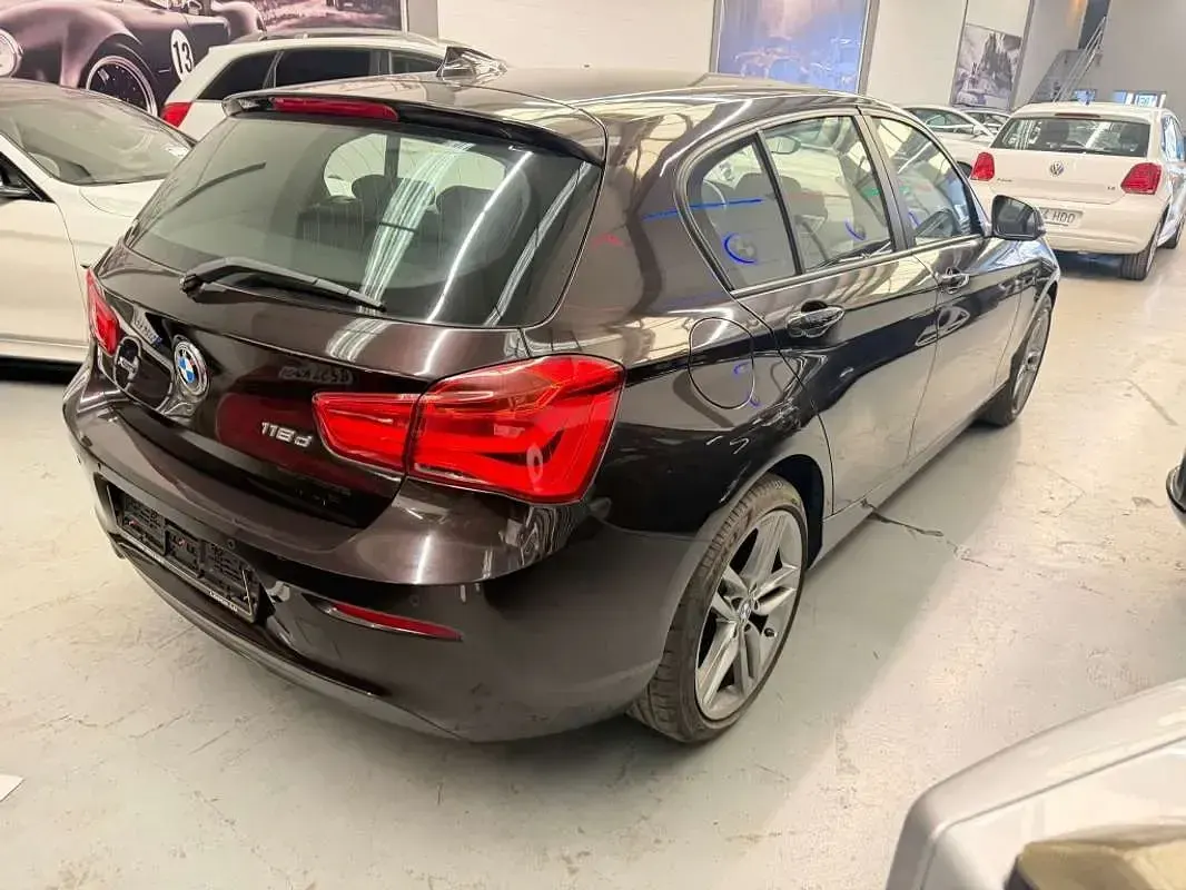 Usado BMW 118 Comfort Edition 150 CV (110 kW) 2017 Marrón Utilitario
