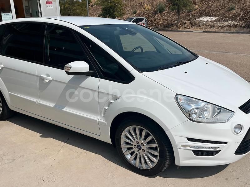 Usado Ford S-MAX Limited 140 CV (102 kW) 2013 Blanco Monovolumen