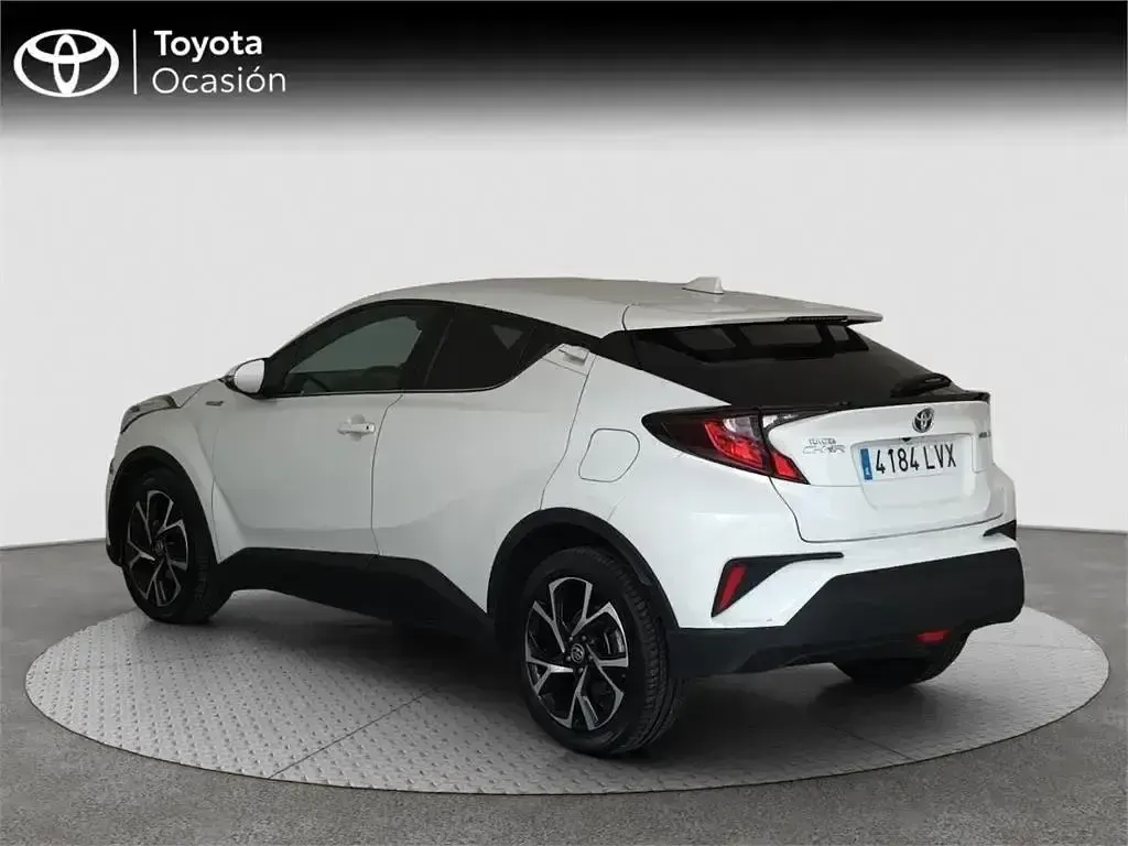 Begagnad Toyota C-HR Advance 122 HK (89 kW) 2022 Vit SUV