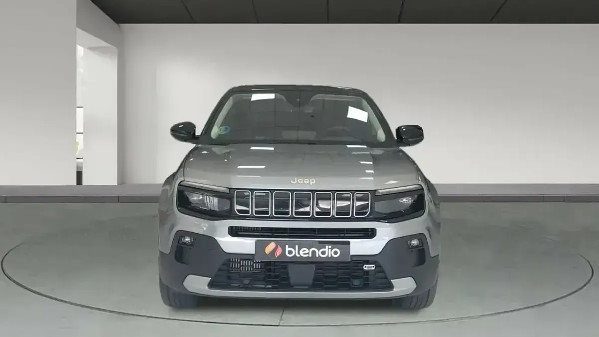 Usado Jeep Avenger Summit 100 CV (73 kW) 2024 Gris SUV