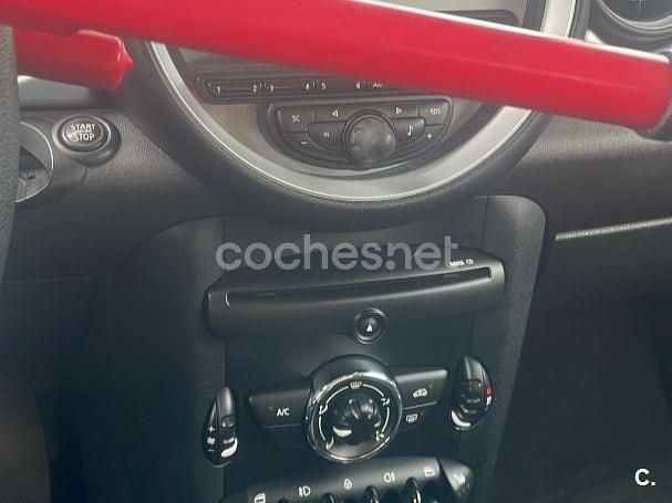 Usado Mini ONE 75 CV (55 kW) 2013 Rojo Utilitario
