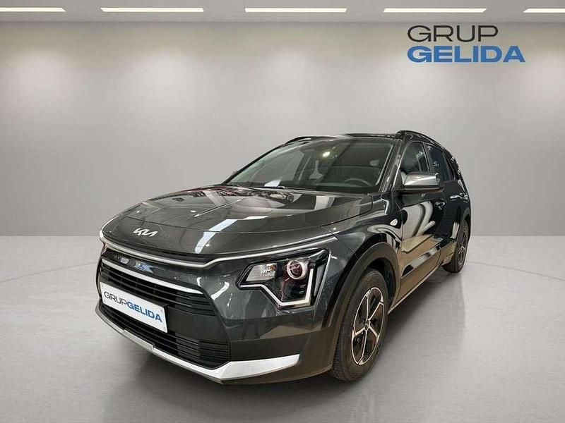 Usado Kia Niro 140 CV (102 kW) 2023 Gris SUV