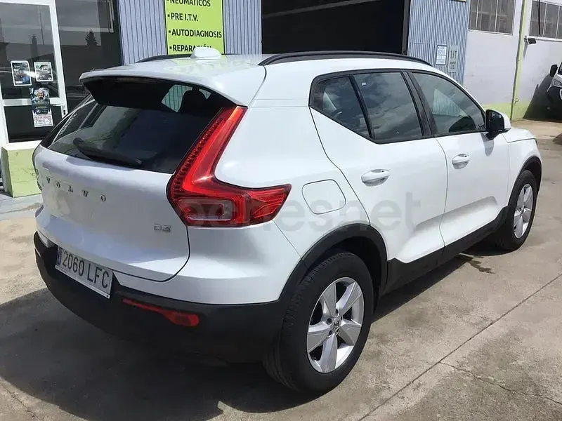 Begagnad Volvo XC40 150 HK (110 kW) 2020 Vit SUV