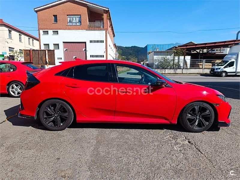 Usado Honda Civic Elegance 129 CV (94 kW) 2018 Rojo Berlina