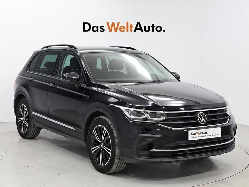 Negro Usado 2022 VW Tiguan Life SUV | 30.490 € (Precio justo) - Imagen 1/4