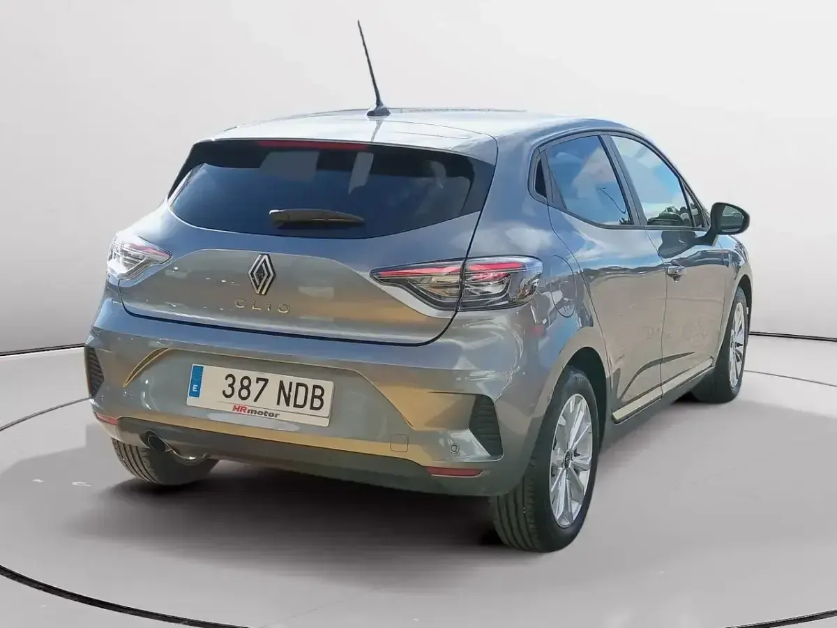 Usado Renault Clio V Evolution 100 CV (73 kW) 2025 Gris Berlina