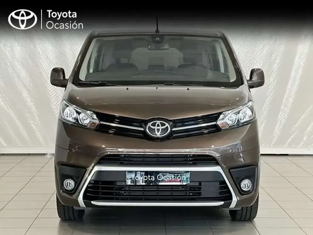 Usado Toyota Proace Advance 150 CV (110 kW) 2023 Blanco Monovolumen