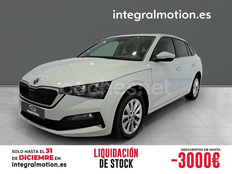 Blanco Usado 2023 Skoda 110 R Ambition Berlina | 15.500 € (Precio justo) - Imagen 1/4