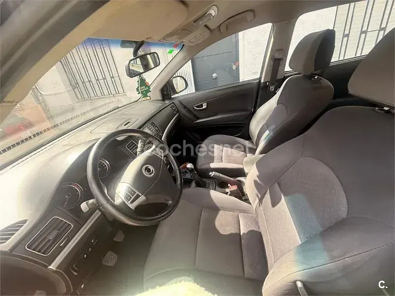 Usado SsangYong Korando 175 CV (128 kW) 2011 Negro SUV