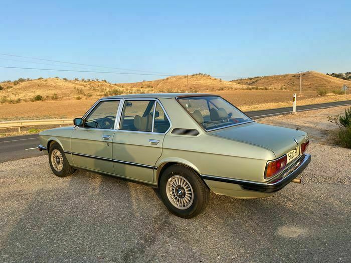 Usado BMW 525 150 CV (110 kW) 1981 Verde Berlina