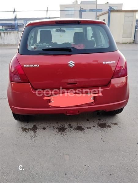 Rojo Usado 2008 Suzuki Swift GL Berlina | 3800 € (Buen precio) - Imagen 1/2