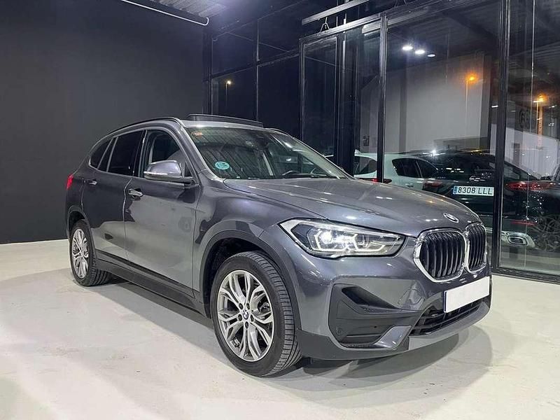 Usado BMW X1 Comfort Edition 136 CV (100 kW) 2021 Gris SUV