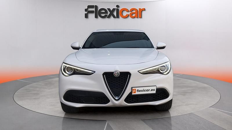 Usado Alfa Romeo Stelvio Executive 201 CV (147 kW) 2017 Blanco SUV