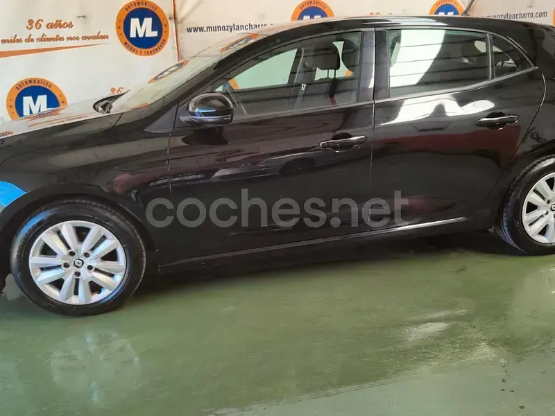 Begagnad Renault Mégane II Business 115 HK (84 kW) 2022 Svart Sedan