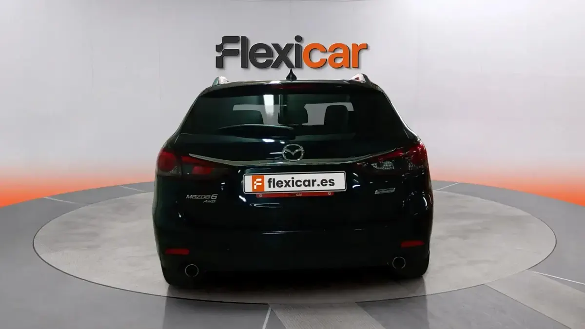 Usado Mazda 6 Luxury 150 CV (110 kW) 2018 Negro Familiar