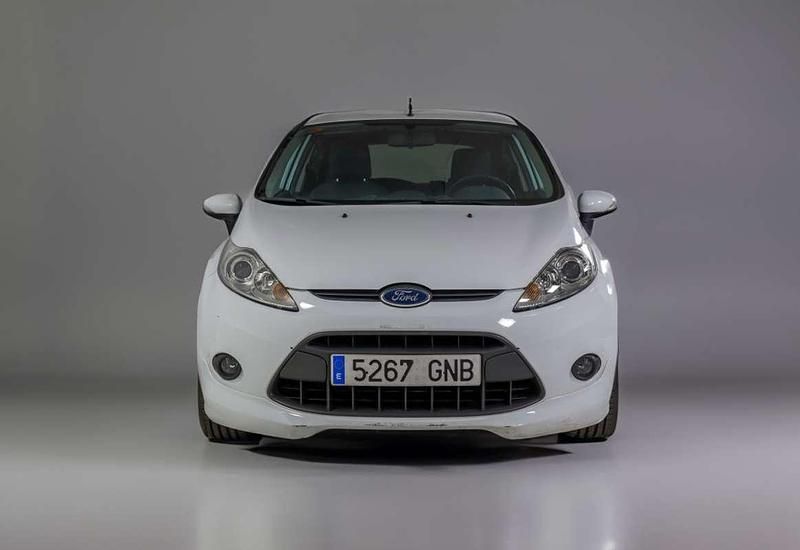 Usado Ford Fiesta Sport 90 CV (66 kW) 2009 Blanco Utilitario