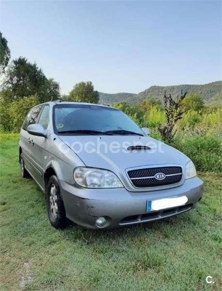 Gris / plata Usado 2006 Kia Carnival EX Monovolumen | 4800 € (Precio justo) - Imagen 1/4