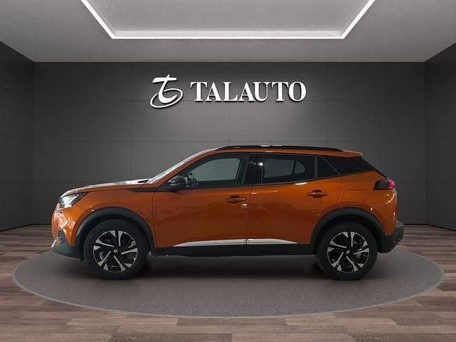 Usado Peugeot 2008 Allure 110 CV (80 kW) 2022 Naranja SUV