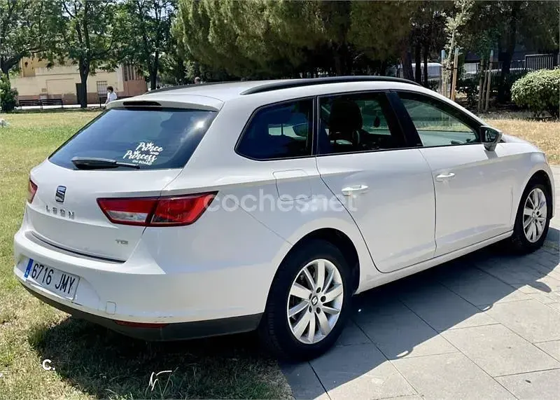 Usado Seat Leon ST Style 110 CV (80 kW) 2016 Blanco Familiar
