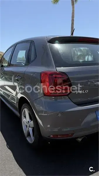 Usado VW Polo 90 CV (66 kW) 2017 Gris / plata Berlina