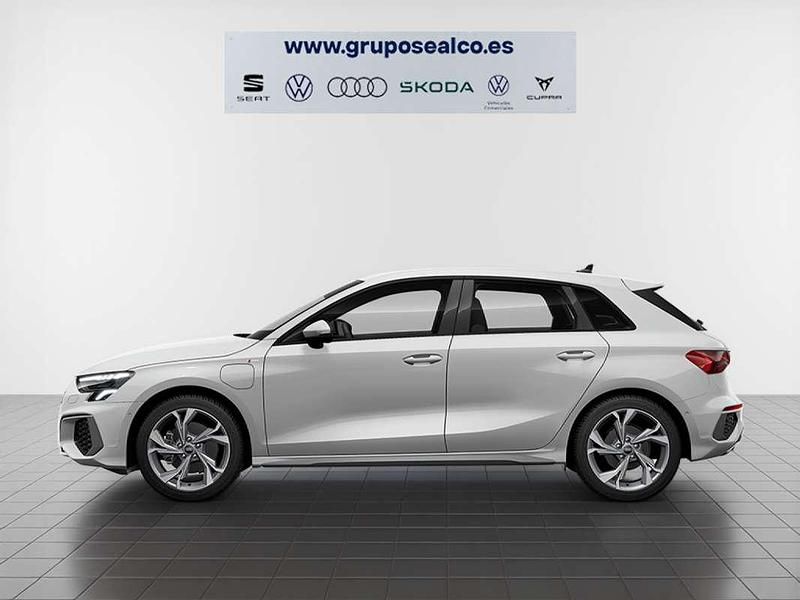Usado Audi A3 Sportback e-tron S-Line 204 CV (150 kW) 2023 Blanco Utilitario