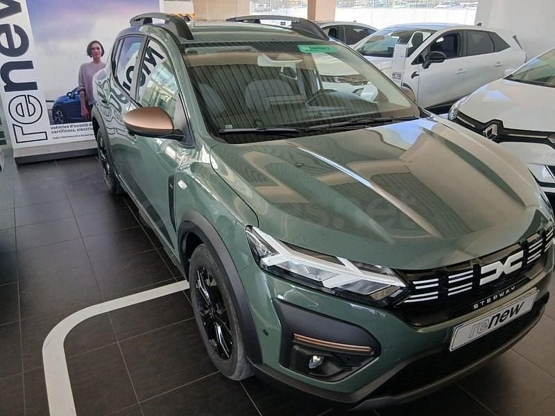 Usado Dacia Sandero Extreme 101 CV (74 kW) 2025 Verde Berlina