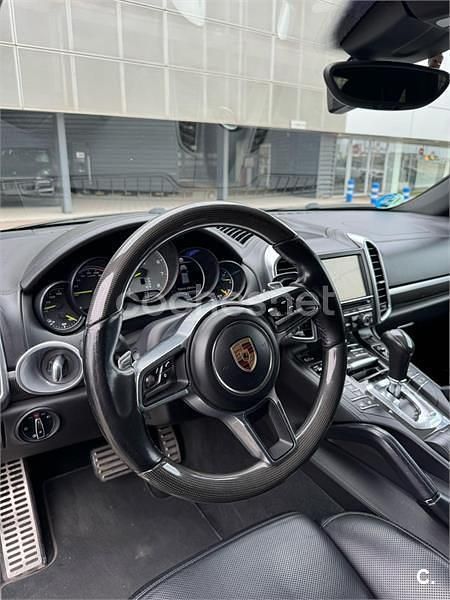 Usado Porsche Cayenne S E-Hybrid Platinum Edition 416 CV (305 kW) 2018 Negro SUV