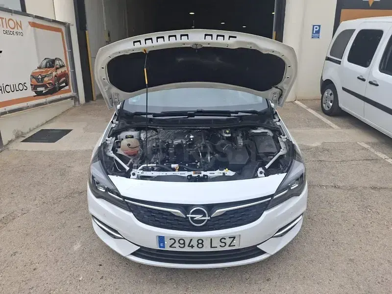 Usado Opel Astra Business Elegance 145 CV (106 kW) 2021 Blanco Familiar