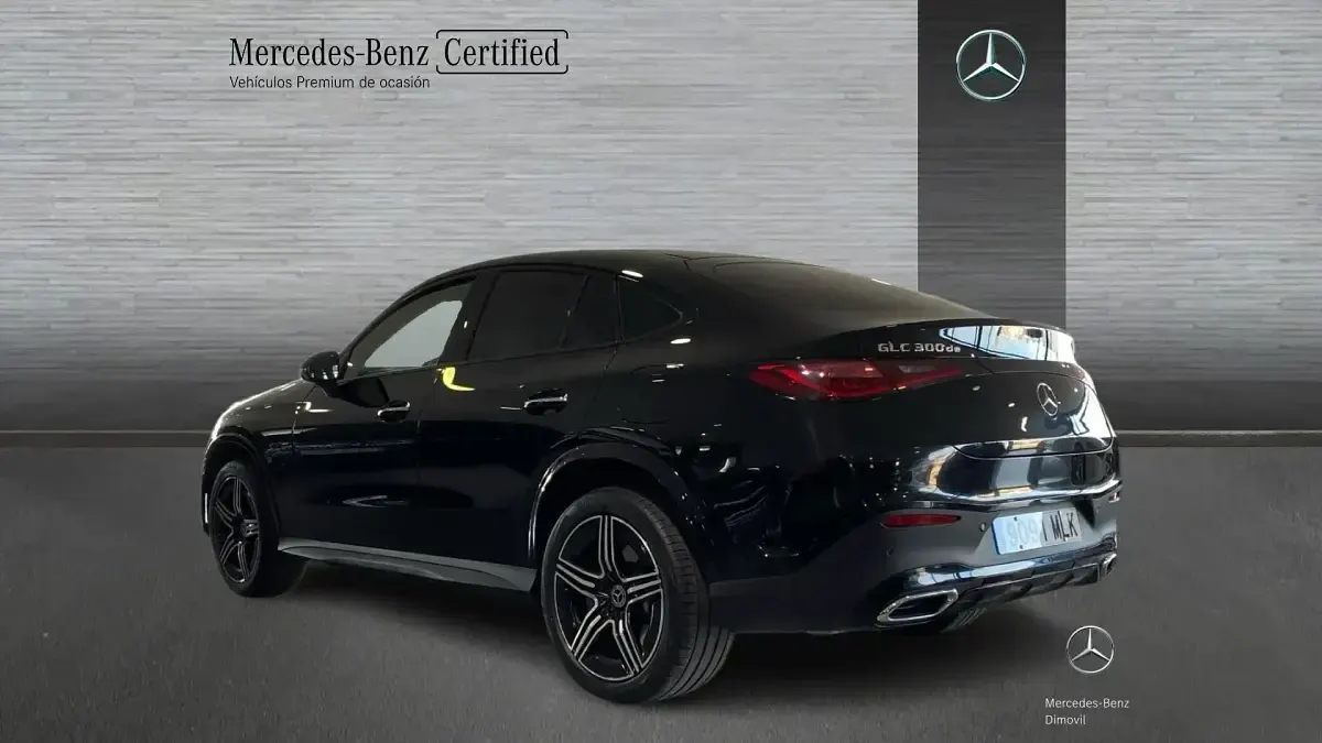 Usado Mercedes GLC300e AMG line 333 CV (244 kW) 2023 Negro SUV