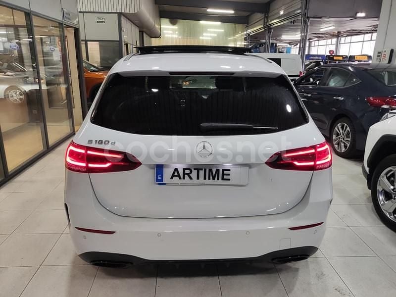 Usado Mercedes B180 116 CV (85 kW) 2021 Blanco Monovolumen