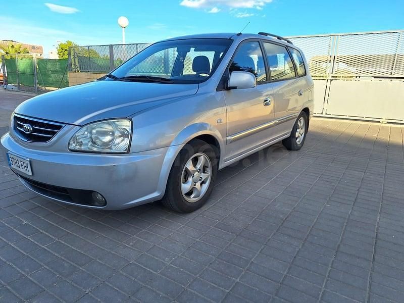 Usado Kia Carens LX 140 CV (102 kW) 2006 Gris / plata Monovolumen