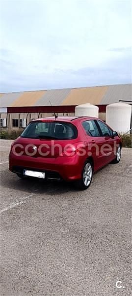 Usado Peugeot 308 Premium 136 HP (100 kW) 2008 Vermelho Sedan