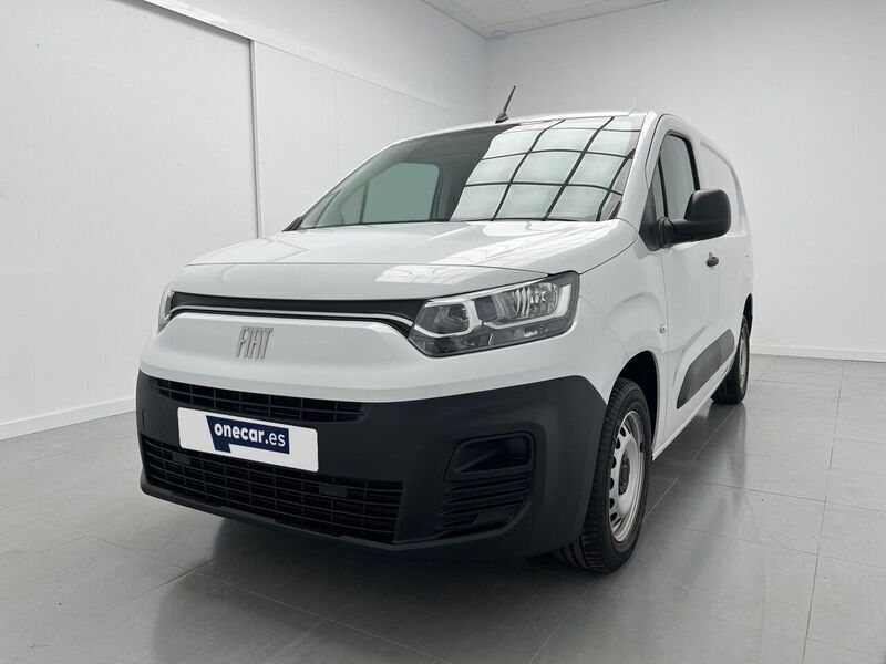 Blanco Usado 2023 Fiat Doblò Feel Monovolumen | 20.290 € (Un poco caro) - Imagen 1/4