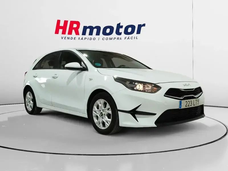 Rojo Usado 2021 Kia Ceed | 14.090 € (Precio justo) - Imagen 1/4