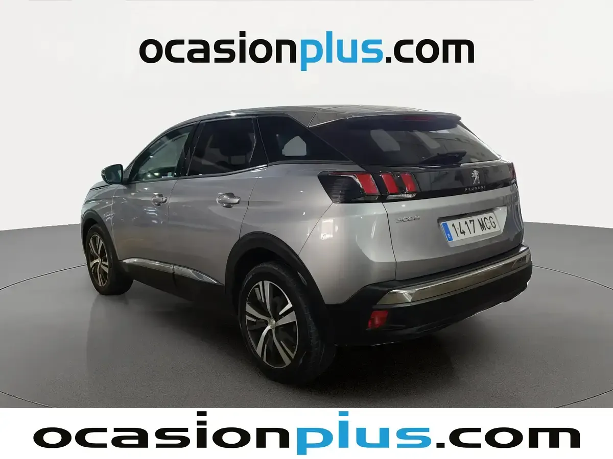 Usado Peugeot 3008 Allure 130 CV (95 kW) 2022 Gris SUV
