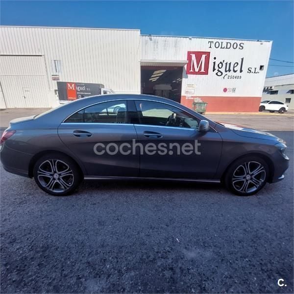 Usado Mercedes CLA200 136 CV (100 kW) 2015 Gris / plata Berlina