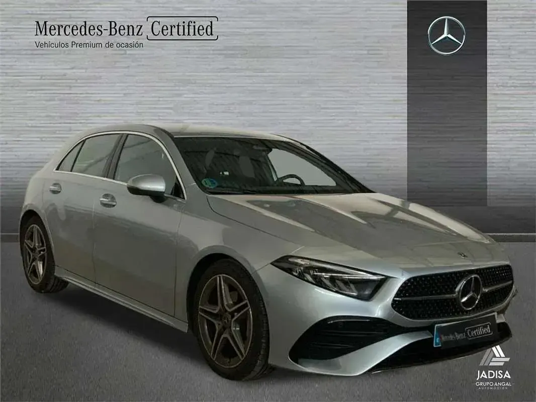Usado Mercedes A180 136 CV (100 kW) 2025 Berlina