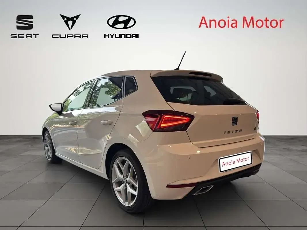 Usado Seat Ibiza FR 110 CV (80 kW) 2021 Blanco Utilitario