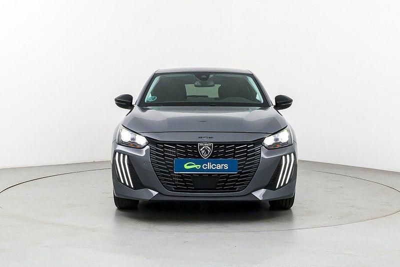 Usado Peugeot 208 Allure 100 CV (73 kW) 2025 Gris / plata Utilitario