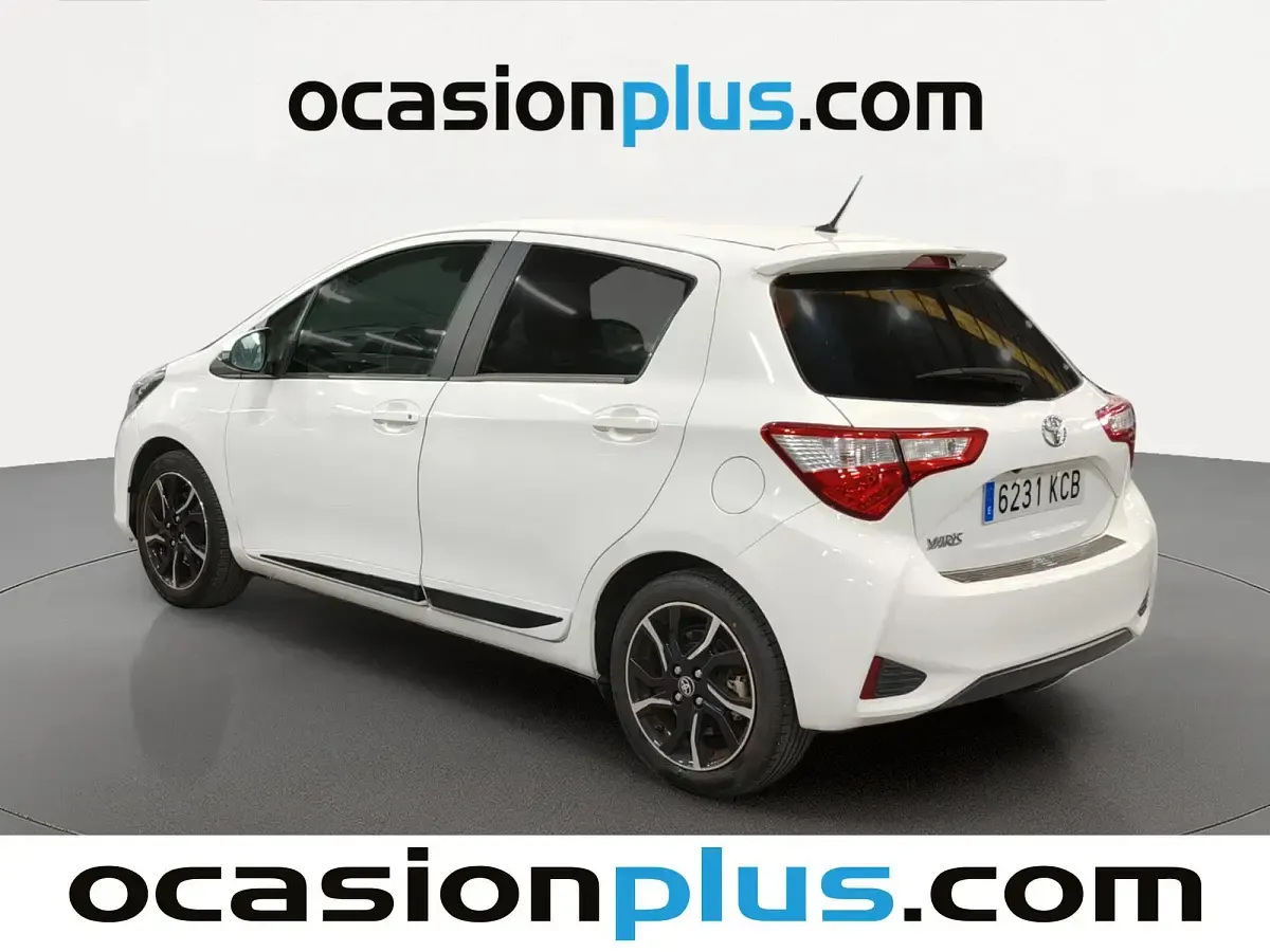 Usado Toyota Yaris 111 CV (81 kW) 2017 Blanco Utilitario
