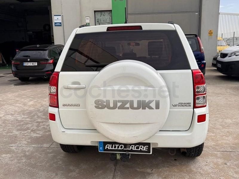 Usado Suzuki Grand Vitara 129 CV (94 kW) 2008 Blanco SUV