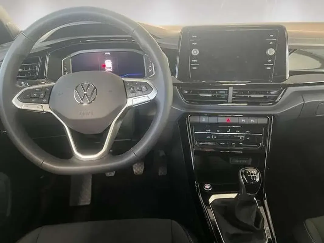 Usado VW T-Roc 116 CV (85 kW) 2025 Rojo SUV