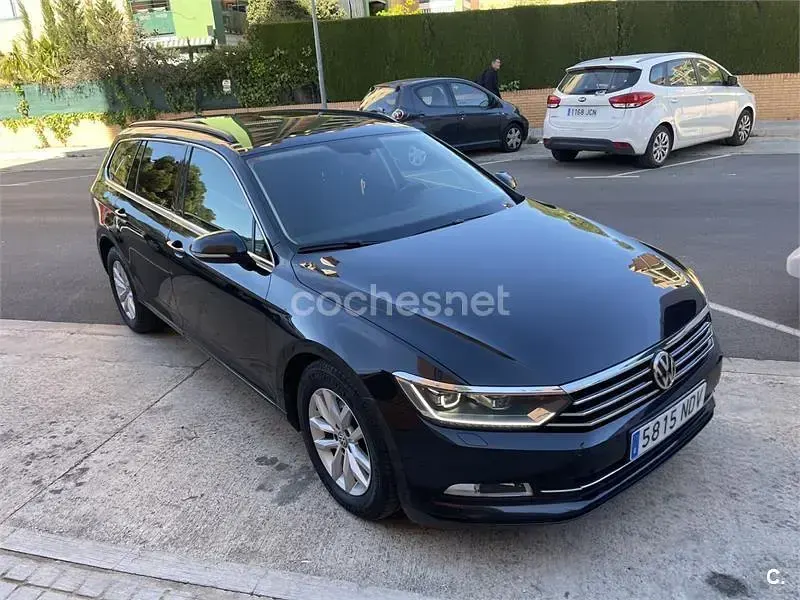 Usado VW Passat Advance 120 CV (88 kW) 2018 Negro Familiar