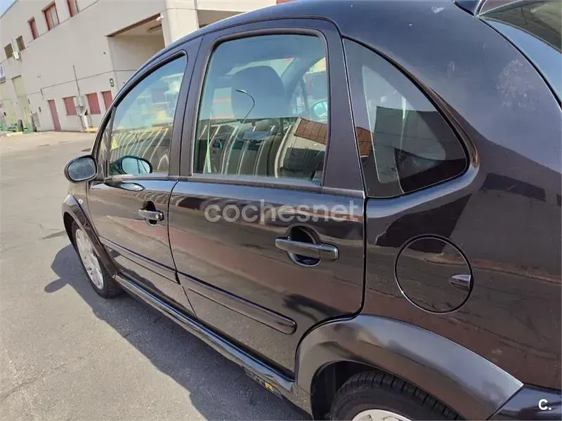 Usado Citroën C3 VTR Sport 110 CV (80 kW) 2005 Negro Berlina